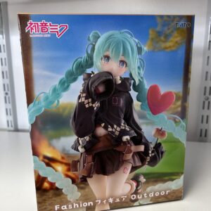 Hatsune Miku Fashion Outdoor Ver. Figure